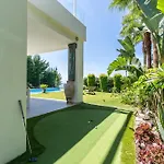 Βίλα In Cabopino With Infinity Pool And Seaviews Μαρμπέλλα