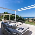 In Cabopino With Infinity Pool And Seaviews Μαρμπέλλα