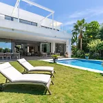 Βίλα In Cabopino With Infinity Pool And Seaviews *