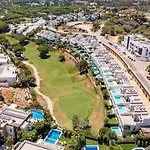 Βίλα In Cabopino With Infinity Pool And Seaviews *